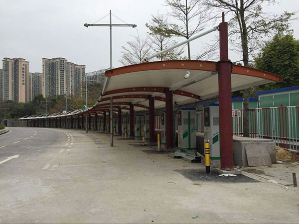 膜結構自行車棚