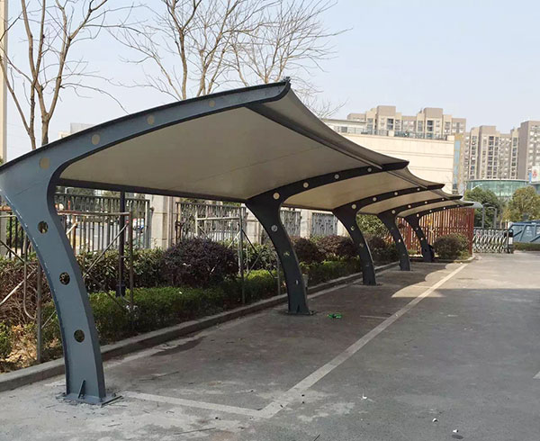 膜結構自行車棚